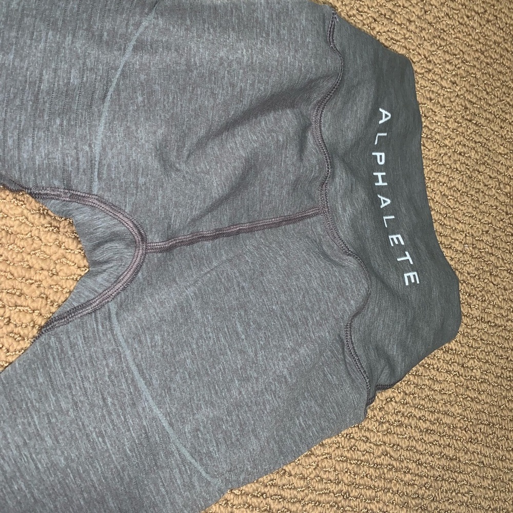 Xs lighter grey than previous leggings posted